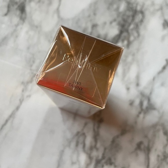 Estée Lauder Re-nutriv ultra radiance liquid make up 3W1 tawny - Picture 2 of 2